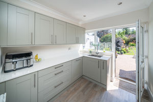 KITCHEN- click for photo gallery